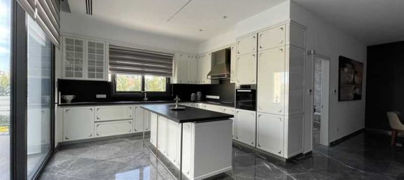 5 bedrooms Villa in Germasogeia, Cyprus No. 10555 10