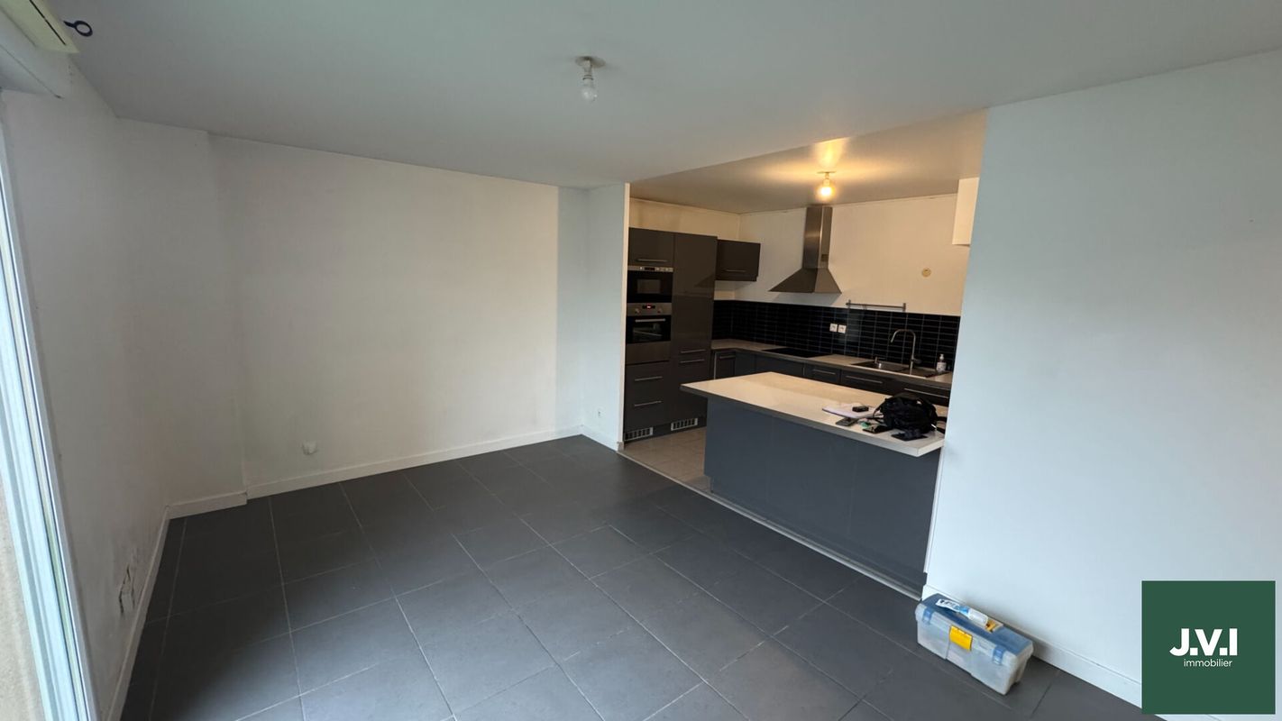 2 bedrooms Apartment in Epinay-sur-Seine, France No. 138021