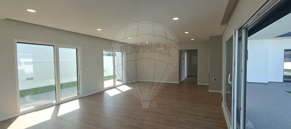 4 bedrooms House in Setubal, Portugal No. 171869 8