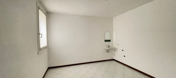 88m² Office in Piovene Rocchette, Italy No. 154090 10