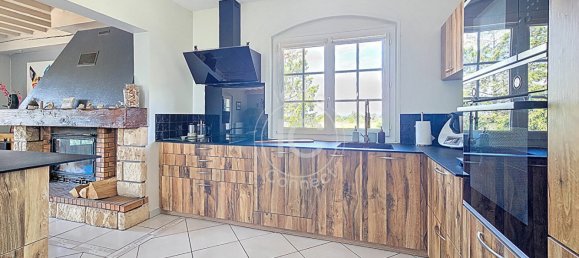 Дом с 5 спальнями в Сен-Ромен-ле-Пюи, Франция № 358552 11