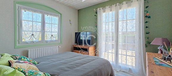 Дом с 5 спальнями в Сен-Ромен-ле-Пюи, Франция № 358552 17