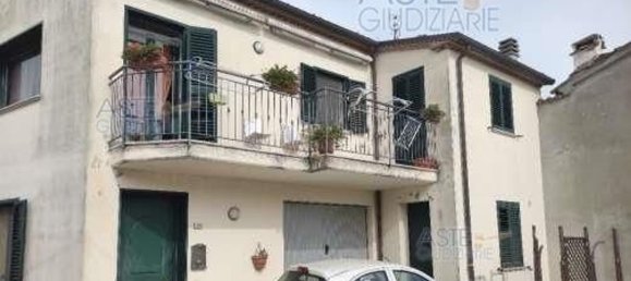5 rooms Apartment in Saludecio, Italy No. 12130 6