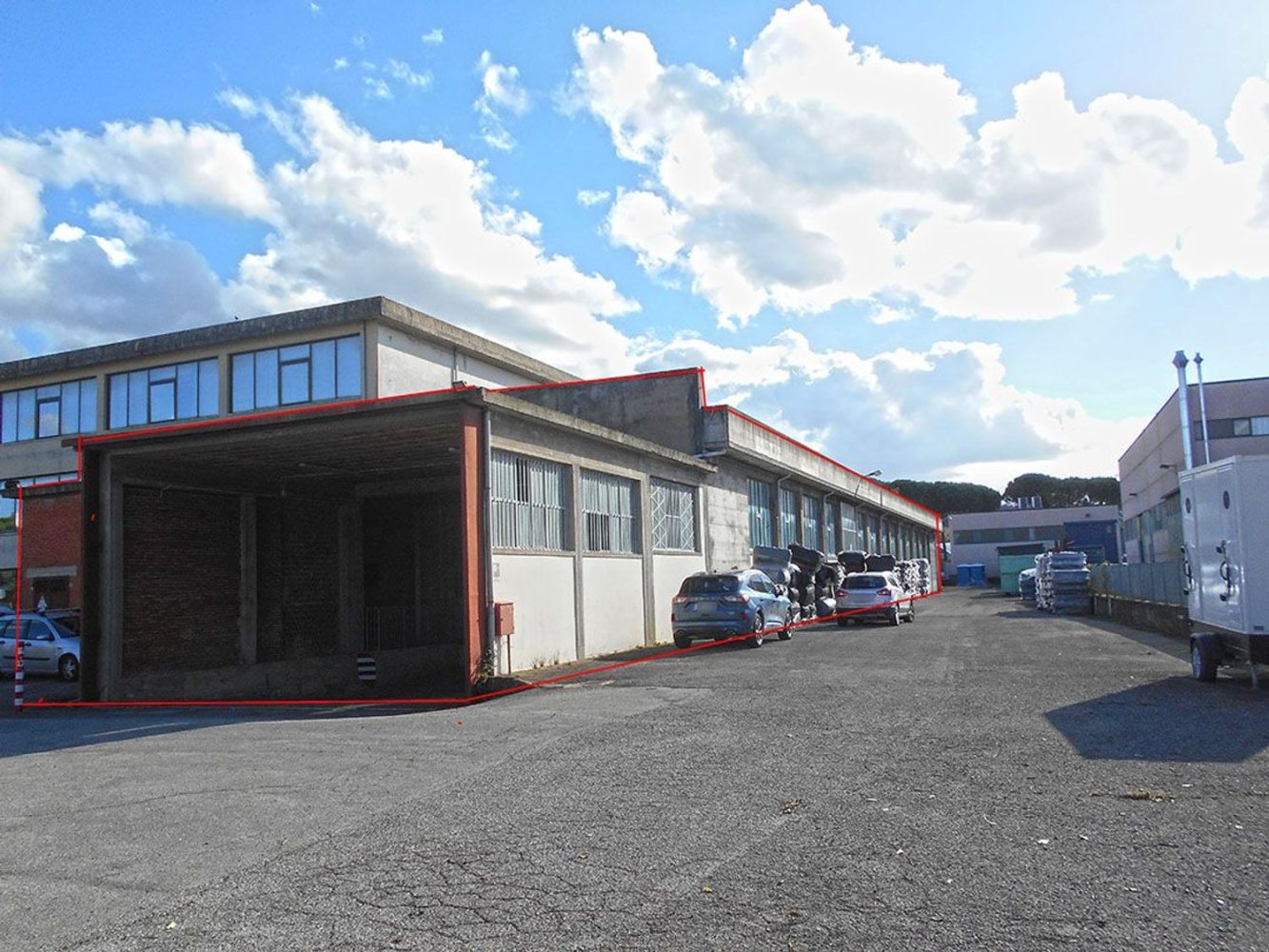 2376m² Warehouse in Poggibonsi, Italy No. 152715