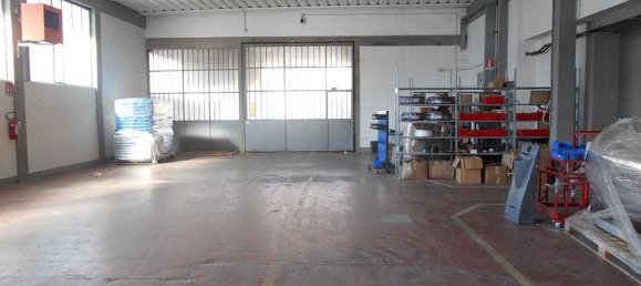 2376m² Warehouse in Poggibonsi, Italy No. 152715 4