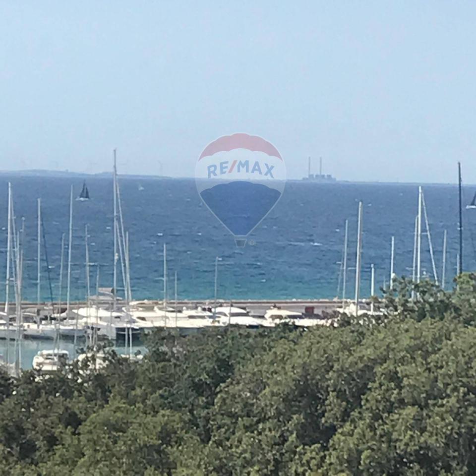 3 rooms Apartment in Castiglione della Pescaia, Italy No. 237773