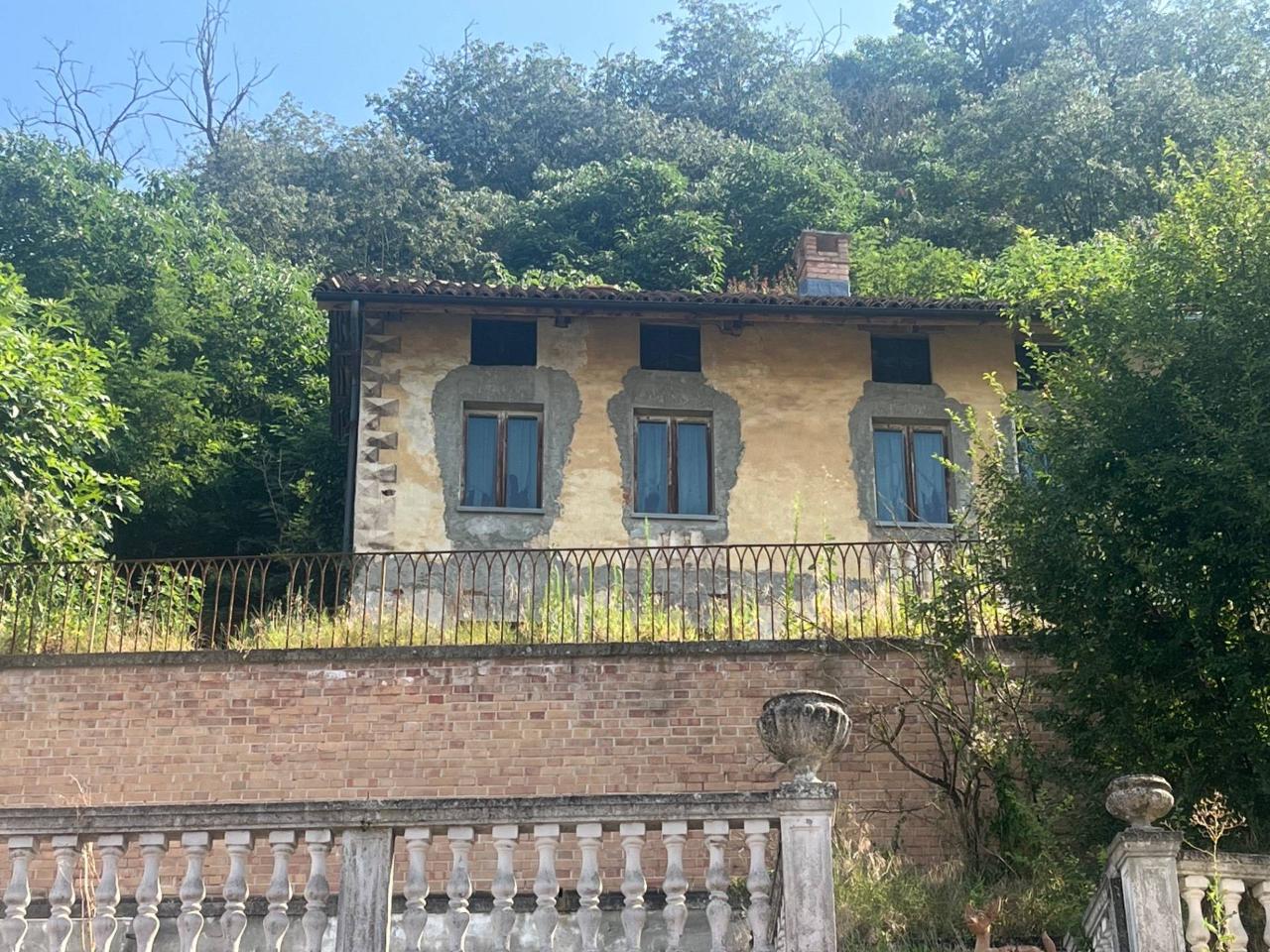 Casa de 6 habitaciónes en Belveglio, Italy No. 127935