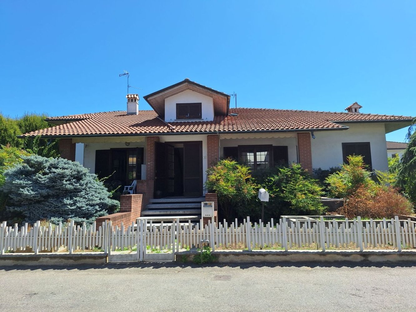 12-Zimmer Villa in Garlasco, Italy, Nr. 288512