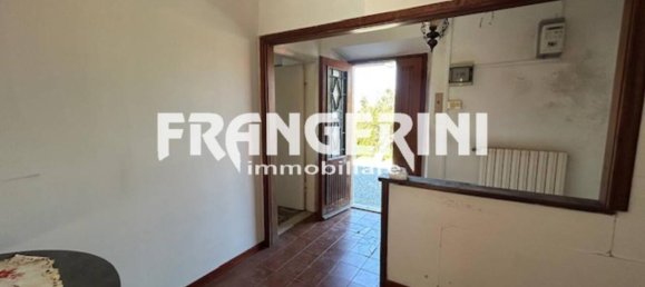 3 rooms House in Livorno, Italy No. 26061 6