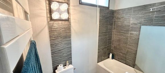 4 bedrooms House in Saint-Etienne-de-Chigny, France No. 313638 8