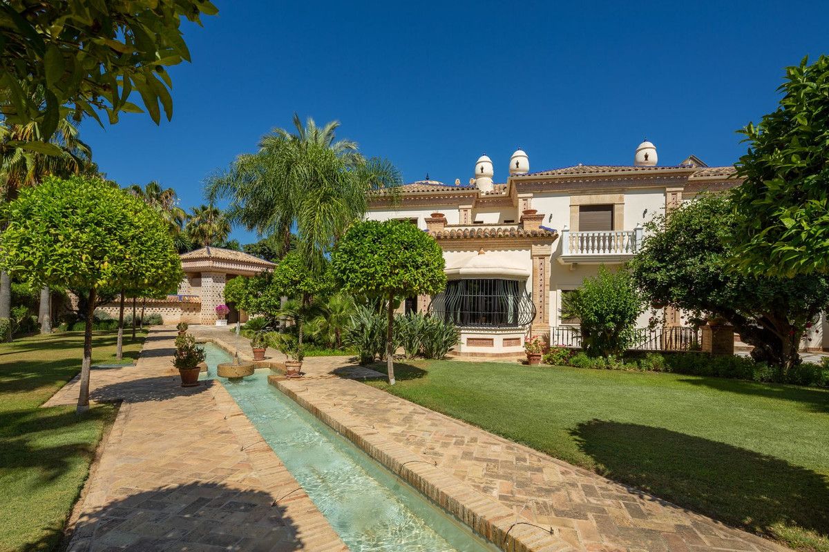 Casa de 7 dormitorios en Marbella, Spain No. 99899
