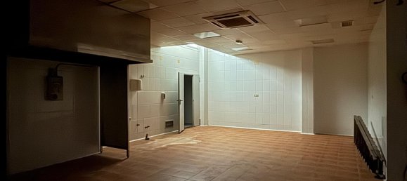  عقار تجاري في Valencia, Spain 250متر مربع رقم 181406 12