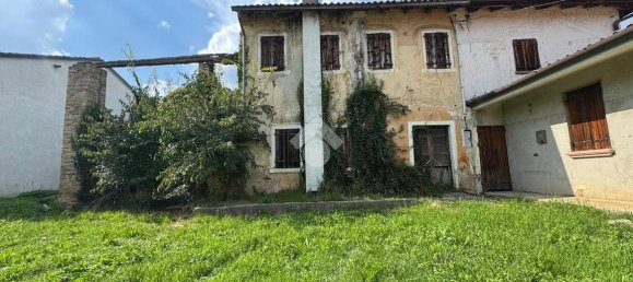 3 bedrooms House in Giavera del Montello, Italy No. 378364 3