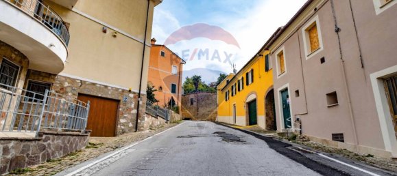 4 bedrooms House in Cupramontana, Italy No. 52943 4