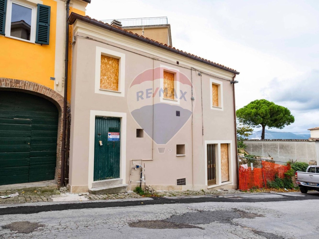 4 bedrooms House in Cupramontana, Italy No. 52943