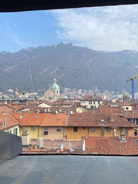 2-salle Appartement à Como, Italy No. 13783