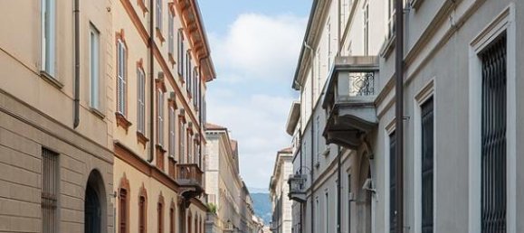 2-salle Appartement à Como, Italy No. 13783 2