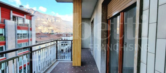 Apartamento de 4 habitaciónes en Lecco, Italy No. 79331 10