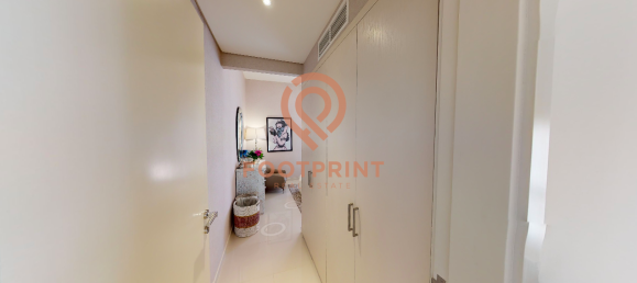 3 bedrooms Townhouse in Dubai, UAE No. 24363 8