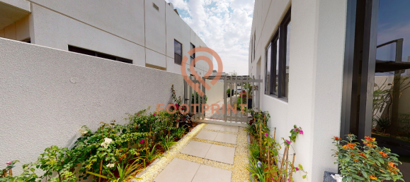 3 bedrooms Townhouse in Dubai, UAE No. 24363 16