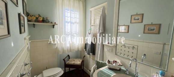 3 bedrooms Villa in Pietrasanta, Italy No. 374516 8