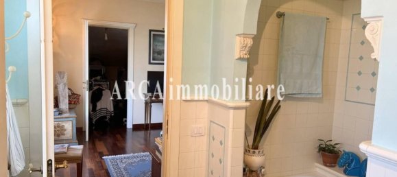 3 bedrooms Villa in Pietrasanta, Italy No. 374516 3