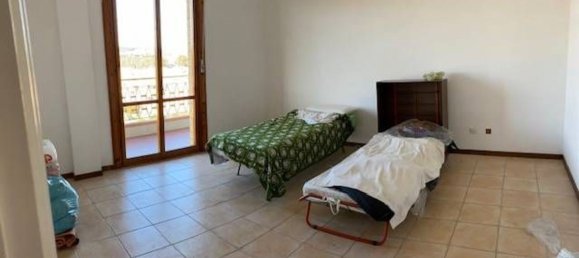 4 Schlafzimmer Wohnung in Follonica, Italy, Nr. 160401 14