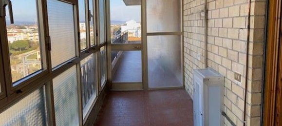 4 Schlafzimmer Wohnung in Follonica, Italy, Nr. 160401 11