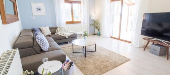 4 Schlafzimmer Villa in Agios Georgios, Cyprus, Nr. 10509 5