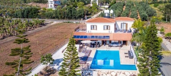 4 Schlafzimmer Villa in Agios Georgios, Cyprus, Nr. 10509 10