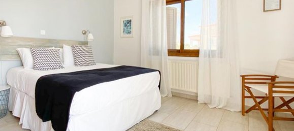 4 Schlafzimmer Villa in Agios Georgios, Cyprus, Nr. 10509 14