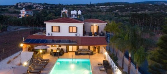 4 Schlafzimmer Villa in Agios Georgios, Cyprus, Nr. 10509 9