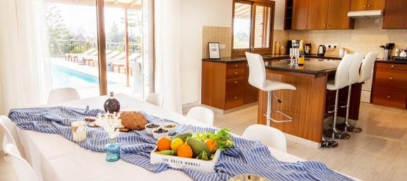 4 Schlafzimmer Villa in Agios Georgios, Cyprus, Nr. 10509 6