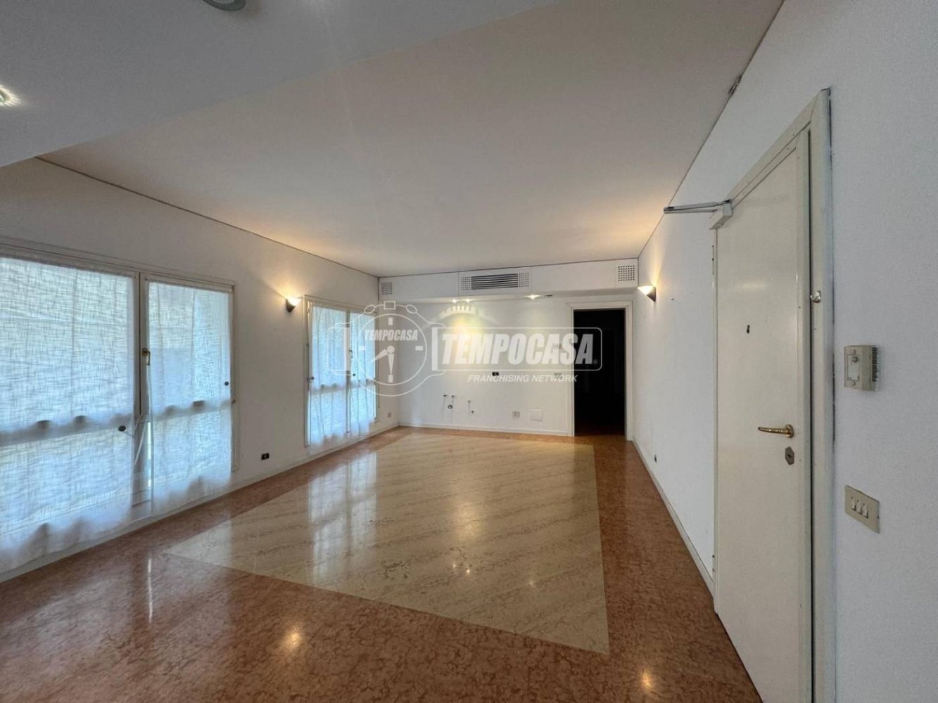 3 bedrooms Apartment in Mirandola, Italy No. 192340