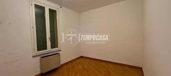 3 bedrooms Apartment in Mirandola, Italy No. 192340 8