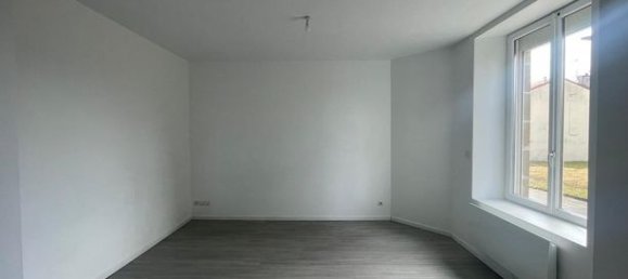 2 Schlafzimmer Haus in Chabanais, France, Nr. 304803 4