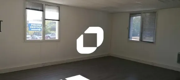 6764m² Commercial property in Villefranche-sur-Saone, France No. 307823 10