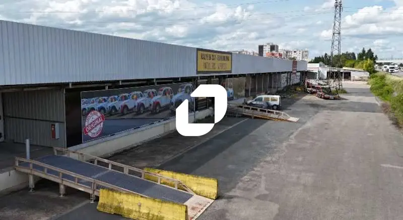 6764m² Commercial property in Villefranche-sur-Saone, France No. 307823