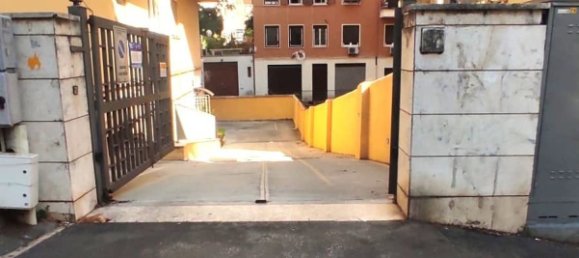 24m² Garage in Rome, Italy No. 344910 2