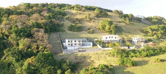 3 bedrooms House in Brighton Village, Saint Vincent and the Grenadines No. 13 14