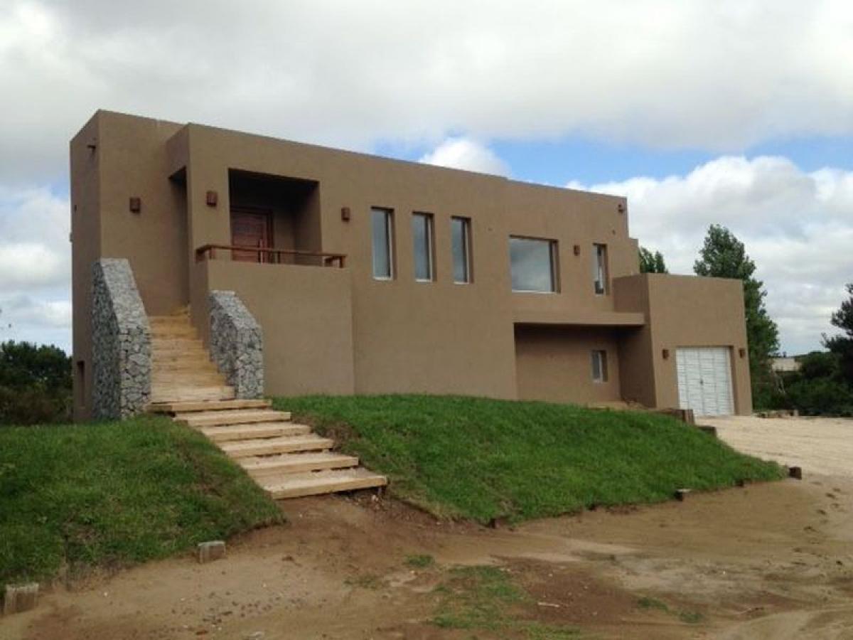 4 bedrooms House in Mar del Plata, Argentina No. 90990