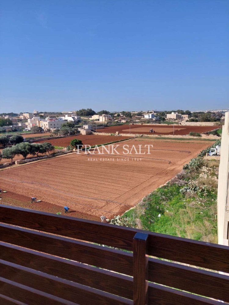 Apartamento T2 em Zabbar, Malta N.º 7545