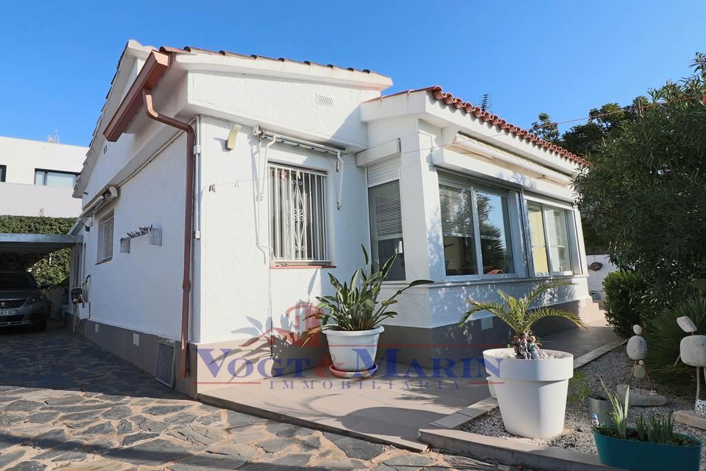 3 bedrooms House in Roses, Spain No. 247331