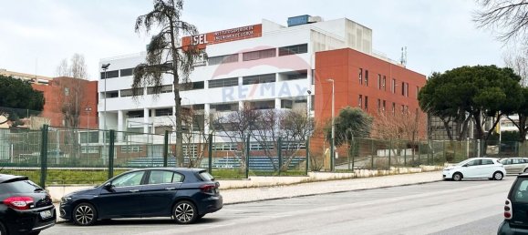 31m² Commercial property in Lisbon, Portugal No. 69655 5