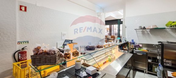 31m² Commercial property in Lisbon, Portugal No. 69655 4