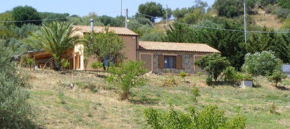 8-salle Villa à Caltavuturo, Italy No. 81105 2