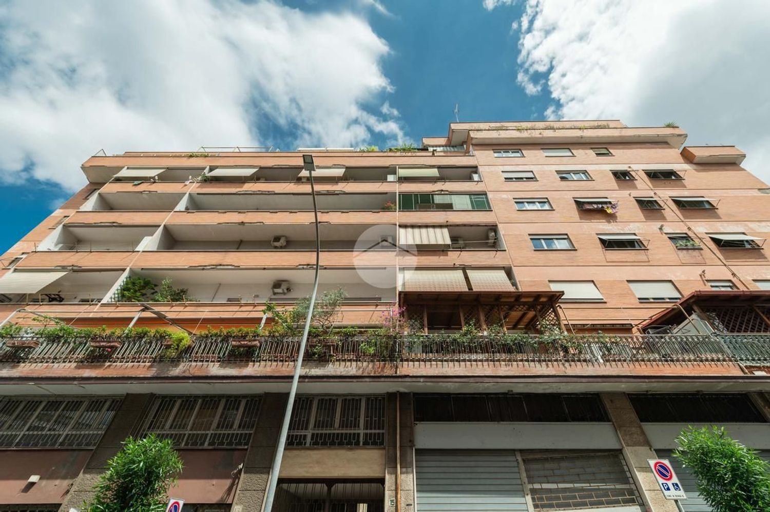 3 rooms Apartment in Rome, Italy No. 200586