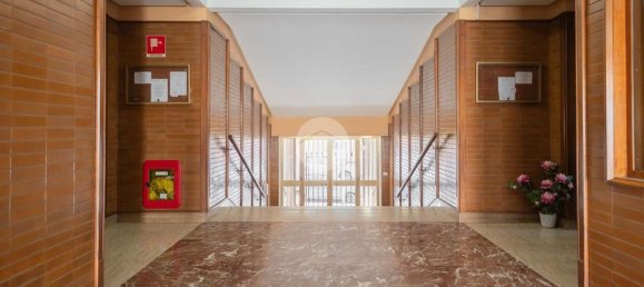 3 rooms Apartment in Rome, Italy No. 200586 6