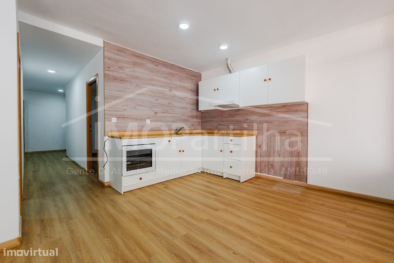 83m² Commercial property in Sintra, Portugal No. 298052