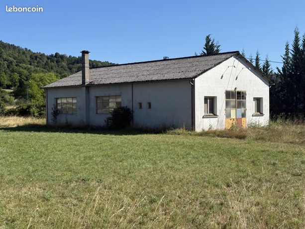 Gewerbliche Immobilie in Dortan, France 200m², Nr. 309259